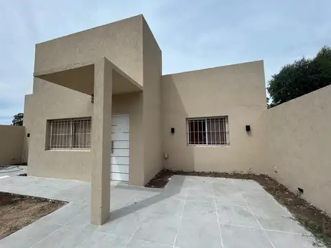 Casa en venta, 3 habitaciones, pileta, barrio Fronda, Escobar 