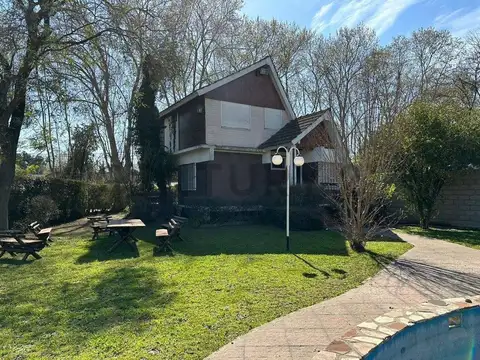 VENTA CASA LOTE 6 AMB - PARQUE LELOIR - PERMUTA