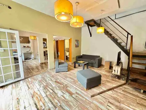 VENTA PH 4 AMBIENTES EN LOMAS DE ZAMORA CON PATIO