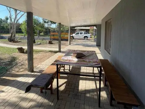 Casa 4 ambientes con 2 baños