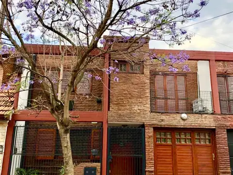 VENTA PH TIPO CASA QUILMES  5 AMB PATIO COCHERA