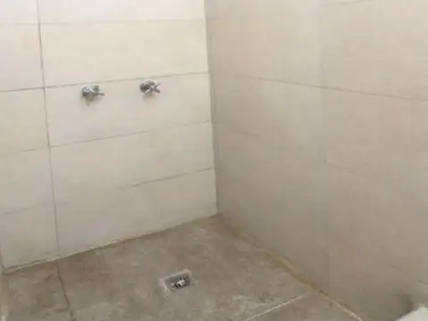 VENTA CASA 7 AMBIENTES | PASAJE LOS ALPES AL 1500