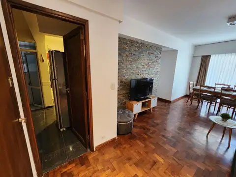 Julián Álvarez 2400, Piso 2