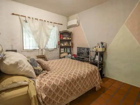 Casa en Alquiler con 3 cocheras