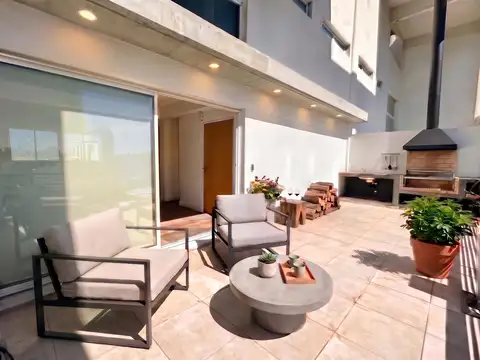 VENTA DEPARTAMENTO DUPLEX 4 AMBIENTES C/BALCON TERRAZA Y PARRILLA