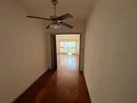 Departamento en Venta en Villa del Parque, USD 145.000