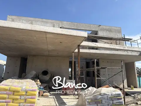 Casa  en Venta en Los Cardos, Manuel Alberti, Pilar