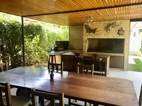 Casa en alquiler temporal en Mapuche Country Club con pileta