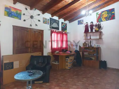 Casa 8 ambientes con 3 baños