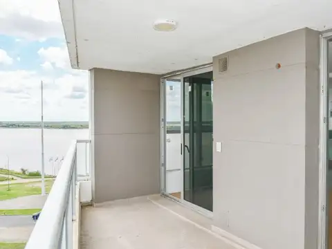 Av. Francia 200 bis , Piso 9