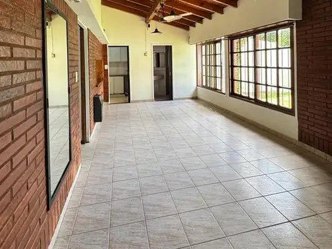 Casa en Alquiler en Barrio Parque Leloir, $ 1.600.000