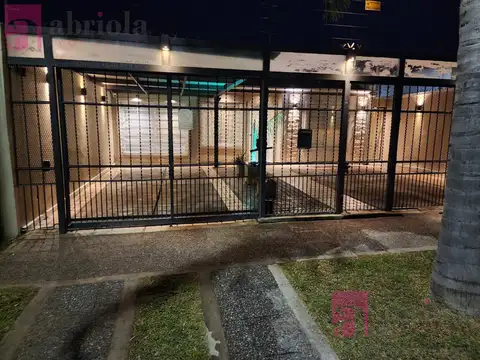 Casa en venta en Ezpeleta Este