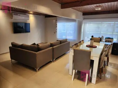 Casa 6 ambientes con 2 baños