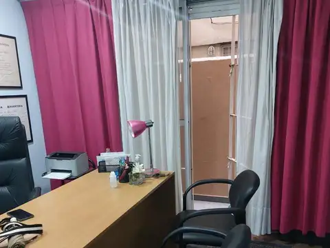 Azcuenaga 797 y Av Cordoba- Balvanera-Consultorio/ Oficina