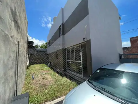Casa 2 ambientes con 2 baños