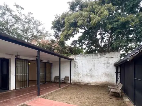 Casa en Venta con 3 cocheras