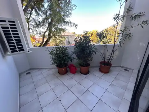 Depto Tipo Casa en Venta con 1 cocheras