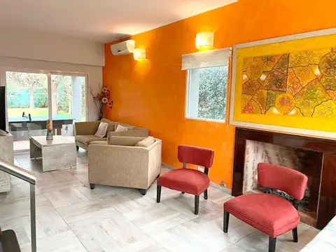 Casa en Venta con 2 cocheras