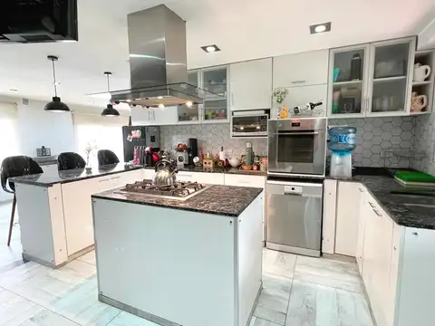 Casa en Venta en Campos De Álvarez, USD 340.000