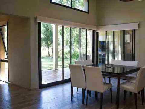 VENTA DE CASA EN VILLAROBLES. A ESTRENAR