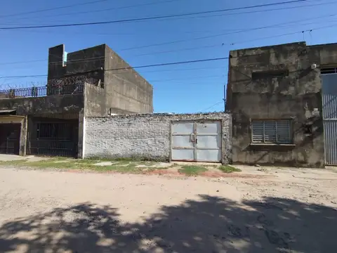 CASA A REFACCIONAR A 2 CUADRAS DE BOULEVARD