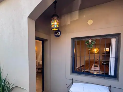Casa 8 ambientes con 4 baños