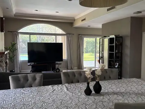 Casa en Alquiler en Bella Vista, USD 2.700