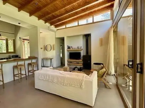 Casa 8 ambientes con 3 baños