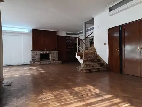 Casa 5 ambientes con 3 baños