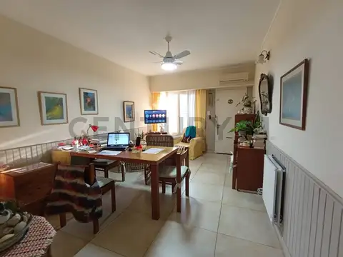SE VENDE PH CÉNTRICO CON TODOS LOS SERVICIOS EN RAFAELA
