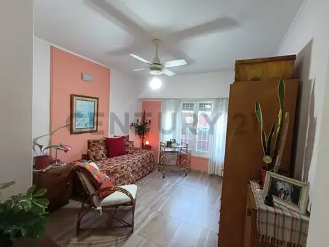 Casa 5 ambientes con 1 baño