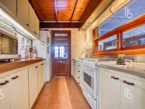 Casa 5 ambientes con 1 baño