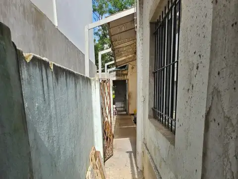 PH AL FRENTE, APTO 2 FAMILIAS.