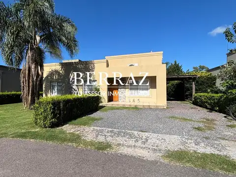 Casa Venta 3 Dormitorios Barrio La Cuesta Lote de 560 m2 Manzanares Pilar