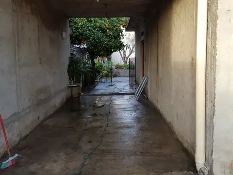 J Spandonari 3800, Piso -