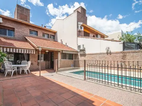 VENTA DE CASA 4 AMB C/JARDIN, PATIO, PARRILLA, PILETA, QUINCHO Y COCHERA CUBIERTA FLORIDA