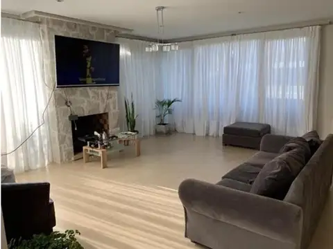 Chalet 6Amb. con parque, piscina climatizada