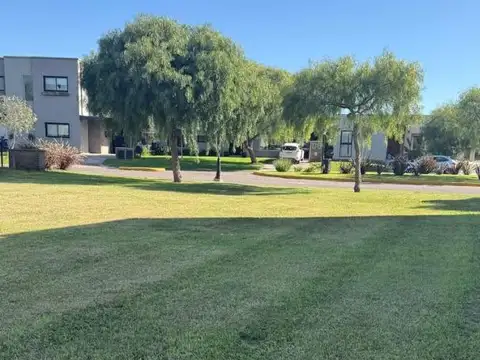 Terreno en Venta en Pilar del Este - San Ramiro, USD 41.000