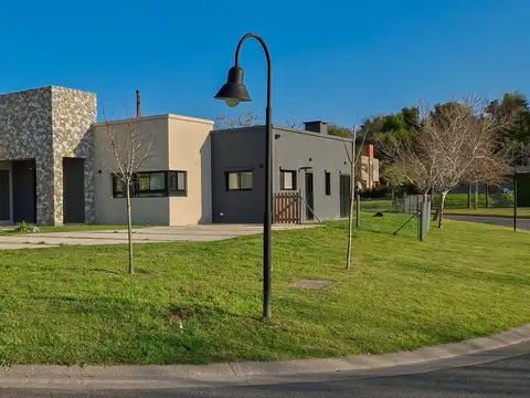 Venta Casa a Estrenar en 1 Planta.Lote en esquina. El Cazal Barrio Nautico, Escobar, Zona Norte, GBA