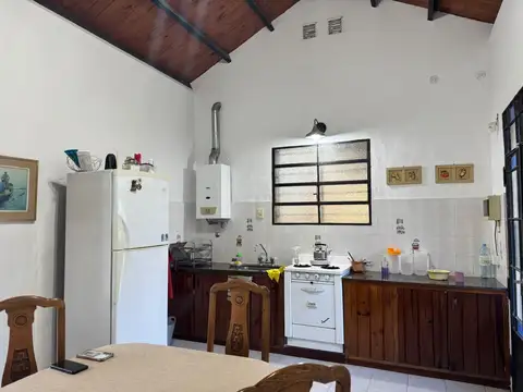 Casa 2 ambientes con 1 baño