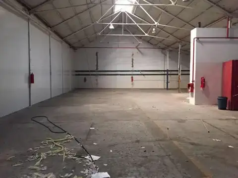 Galpón - Depósito de 1000 m2. en Barracas - ALQUILER Y VENTA