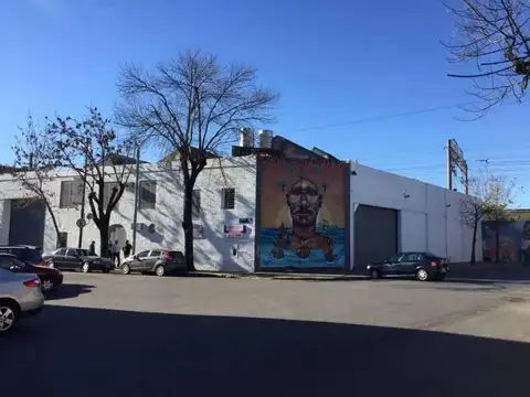 Galpón - Depósito de 1000 m2. en Barracas - ALQUILER Y VENTA