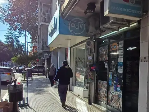 Local en Venta en Olivos, USD 158.000