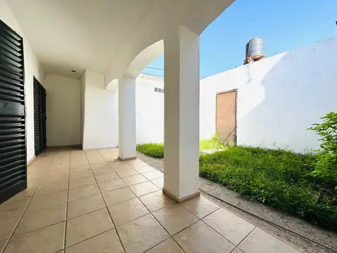 A reciclar Casa esquina + Dpto + Office a mtrs. Ruta 20