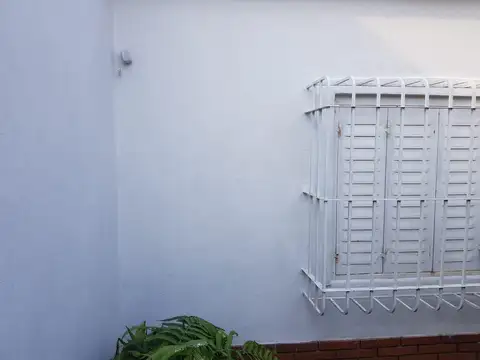 Casa 2 ambientes con 1 baño