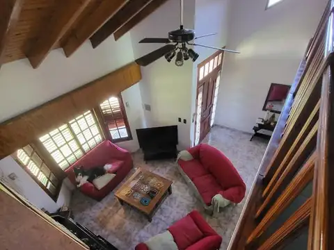 Casa 4 ambientes con 3 baños