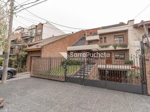 Venta Casa 4 ambientes con jardín y piscina en Haedo Sur