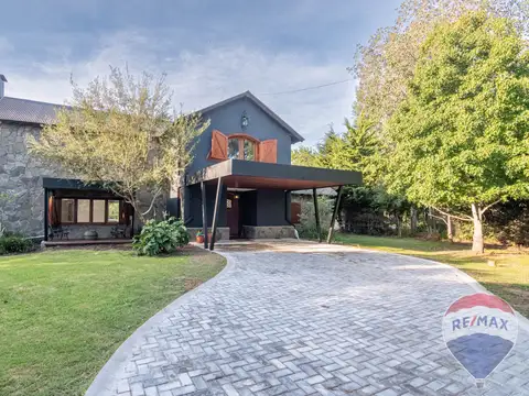 Casa 5 ambientes con 2 baños