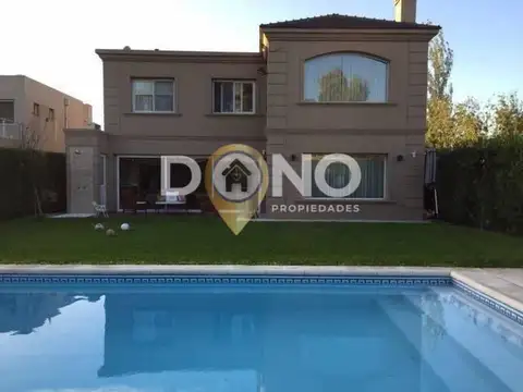 Casa en Venta en Bernal, USD 499.000