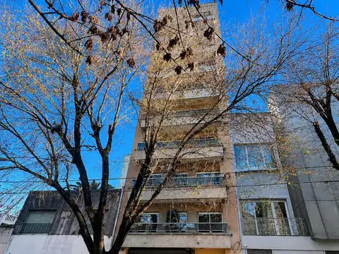 VENTA DEPARTAMENTO DOS DORM CON BALCON CORRIDO - CALLE 4 e/ 43 y 44 - LA PLATA
